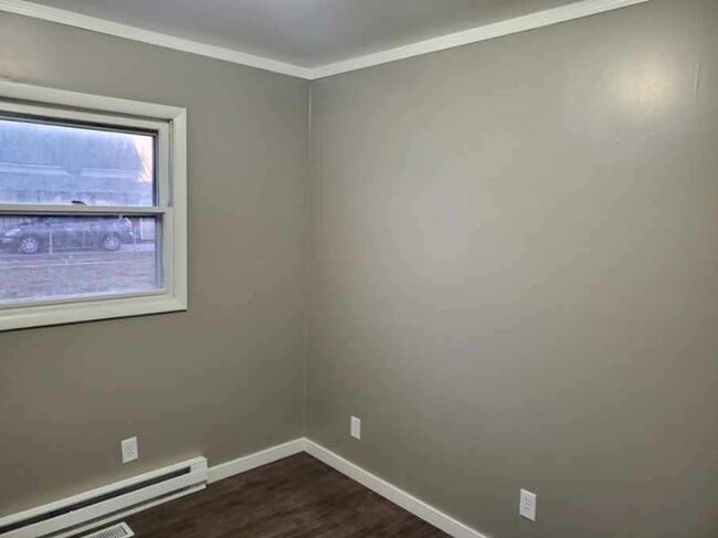 Building Photo - 3 bedroom 2 bath home
