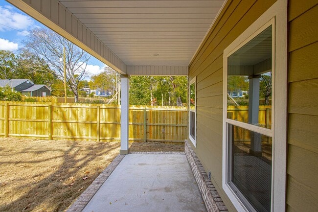 Building Photo - Move-In Ready New Construction Near Downtown & Hospitals!
