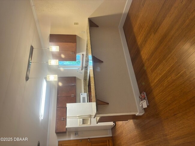 Building Photo - 19 Capri Cir