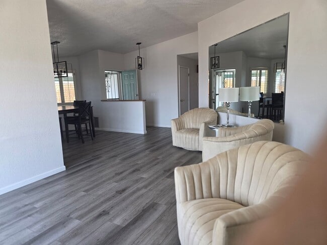Building Photo - 774 Diogenes Dr
