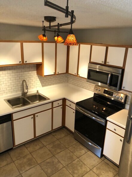 Primary Photo - 16955 Toronto Ave SE