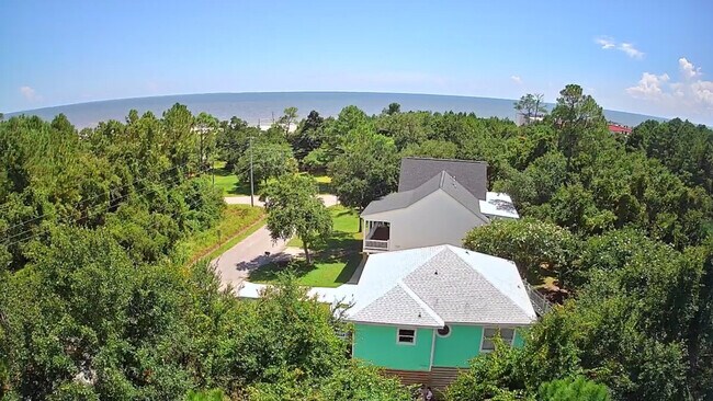 Building Photo - 111 Eleanor Ave