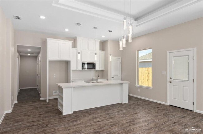 Building Photo - 14 N Sugar Bear Dr