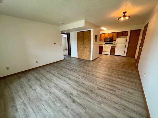 Building Photo - 156 Westside Dr