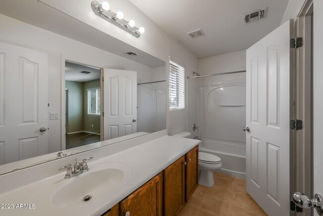 Building Photo - 3112 S 82nd Ln