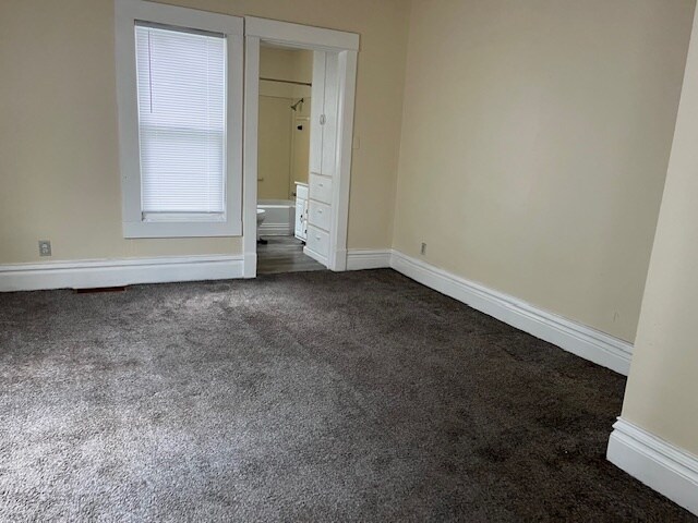 Building Photo - 532 Western Ave