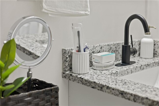 Building Photo - 3285 Mar Lanta Dr