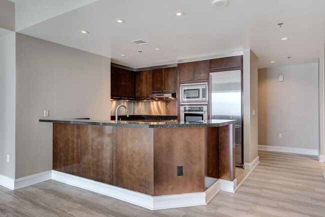 Building Photo - Sky Las Vegas-Strip/City/Red Rock Mtn Views from this Stunning 2Bd/2.5Ba Residence