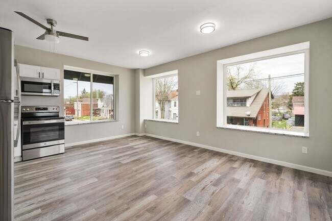 Building Photo - 741 Sullivant Ave