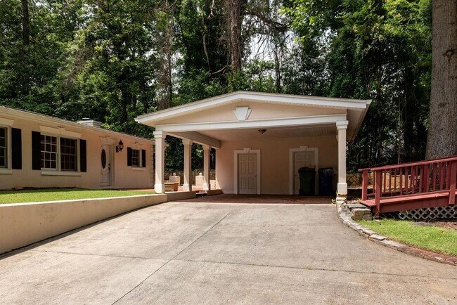 Building Photo - 2631 Northside Dr NW