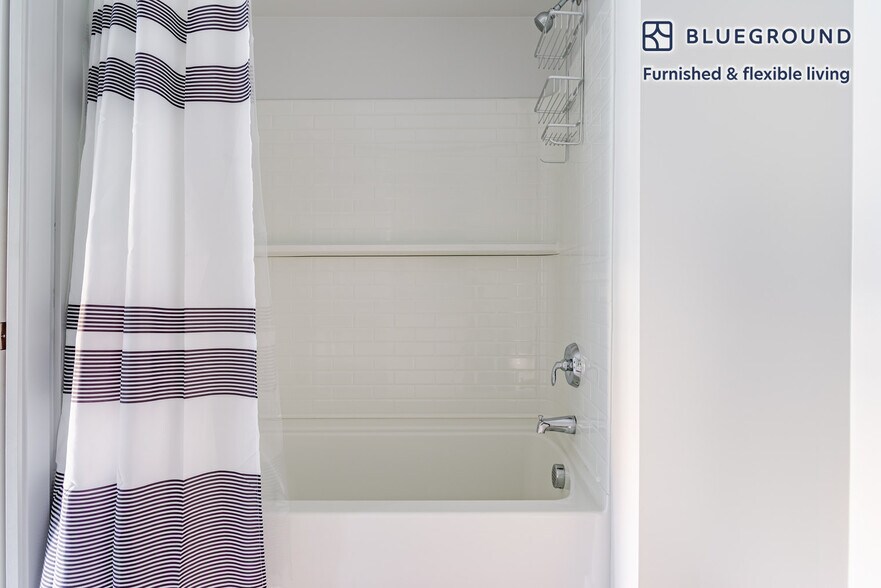 Building Photo - 2077 Haste St