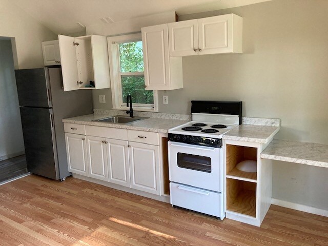 galley kitchen - 32 Adams St