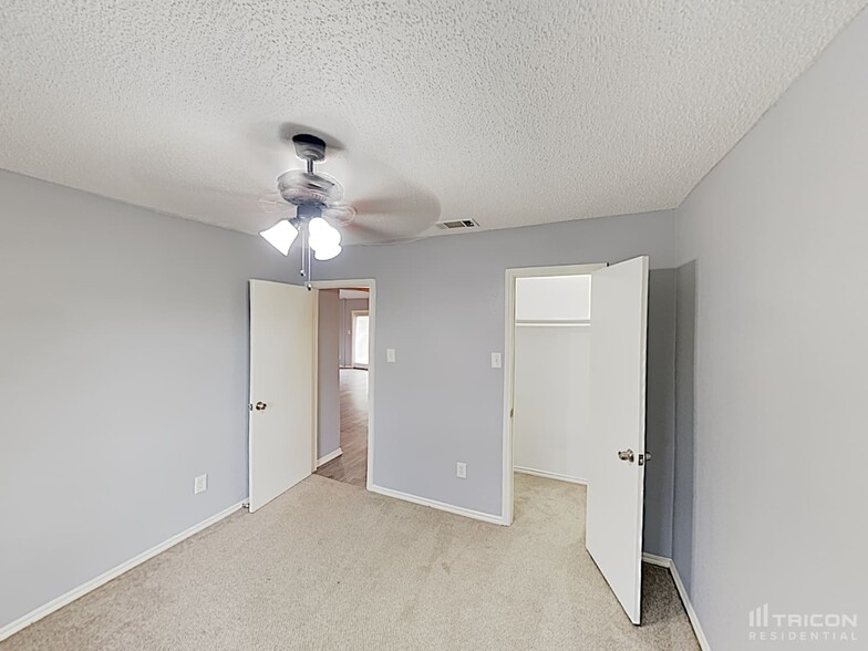 Building Photo - 2821 El Paso Way