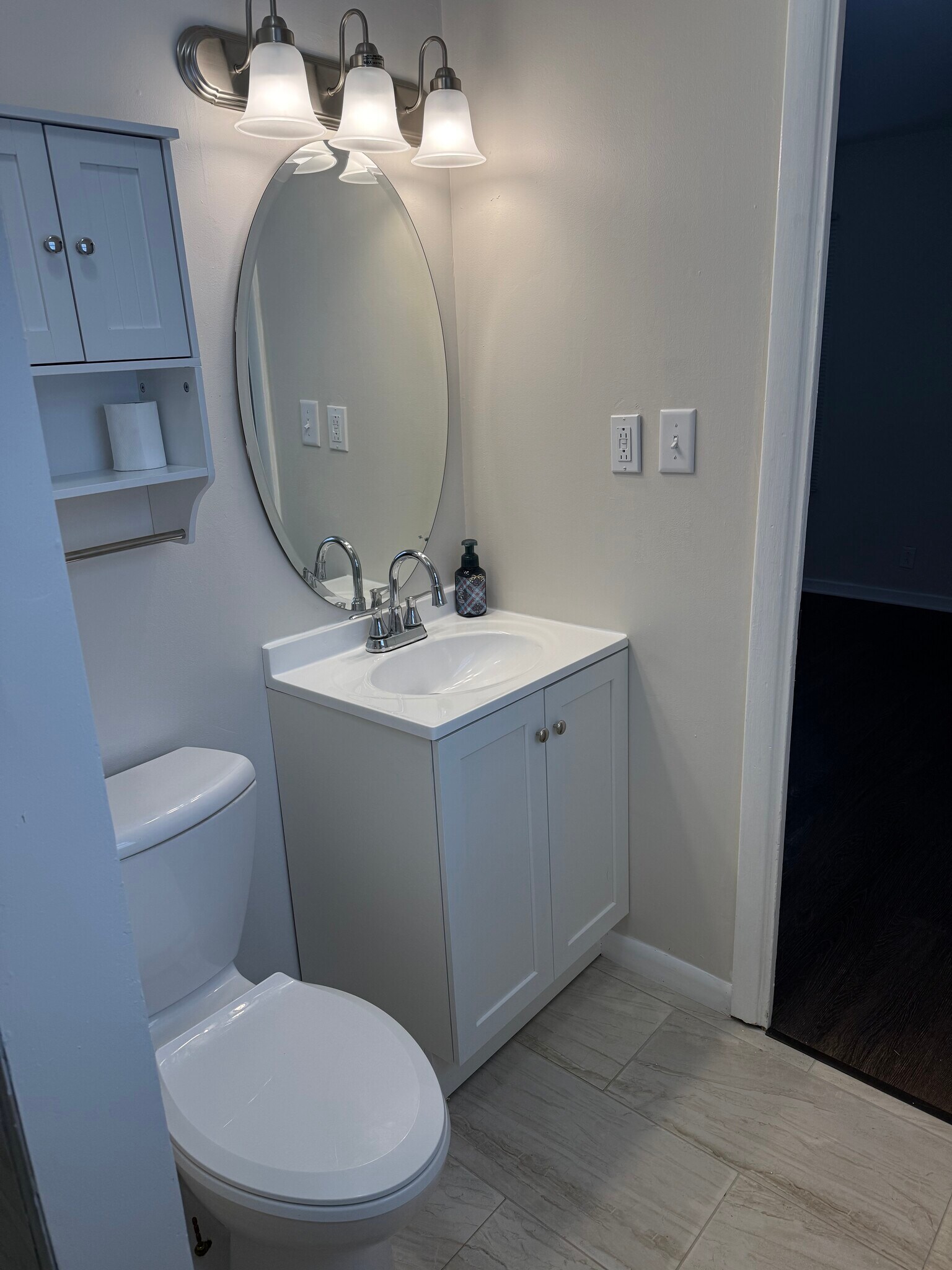 Building Photo - 3 S Victoria Ln