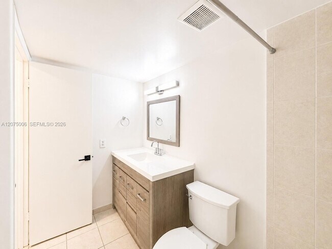 Building Photo - 13100 SW 92nd Ave
