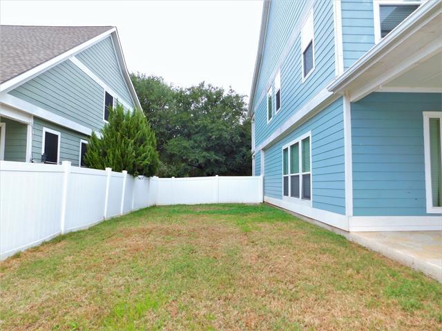 Building Photo - 835 Post Oak Pl