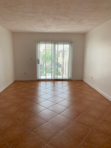 Building Photo - 411 Anastasia Ave