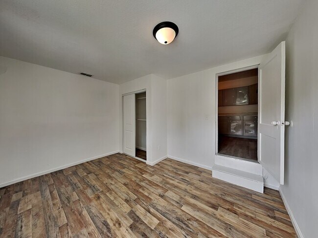 Building Photo - 7345 Linda Dr