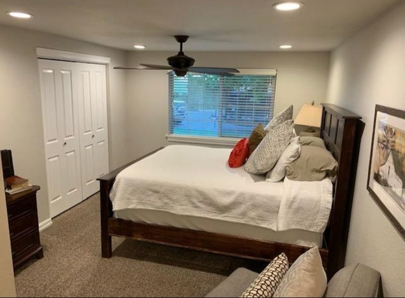 Building Photo - 102 Miles Dr