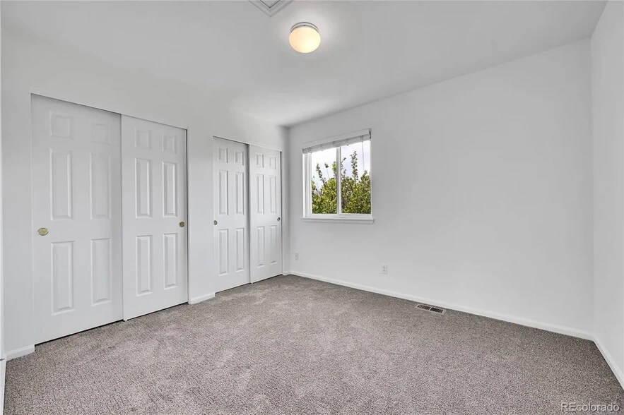 Building Photo - 11963 Dahlia Dr