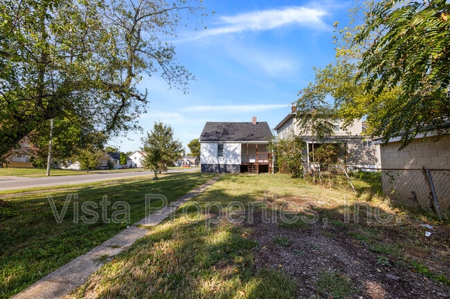 Building Photo - 835 S 38th St