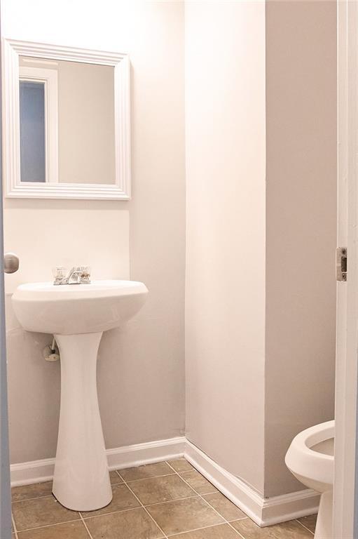 Building Photo - 130 Springbottom Dr SE