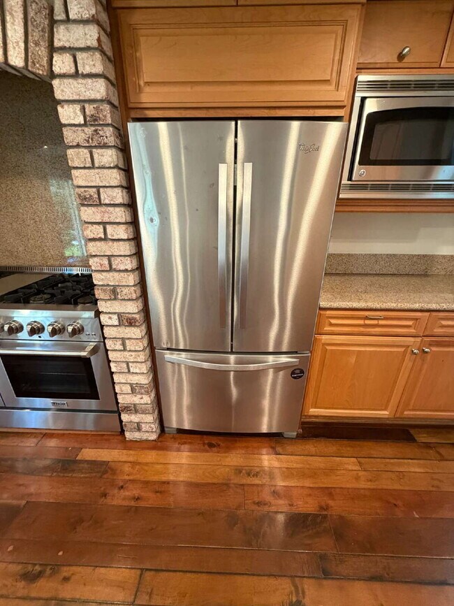 Building Photo - "Charming 4-Bed Oasis with Granite Touches with Tennis and Poolside Bliss steps away in Danville!"