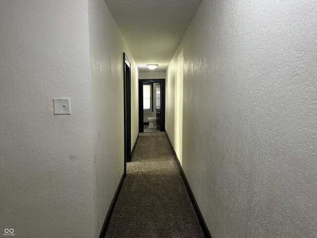 Building Photo - 3003 N Park Ave