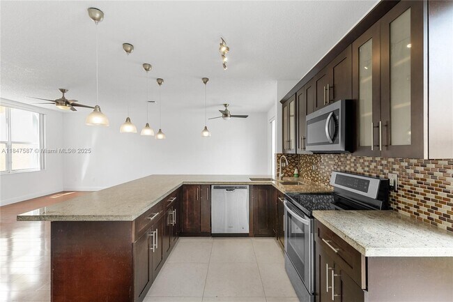 Building Photo - 1445 NW 154th Ln