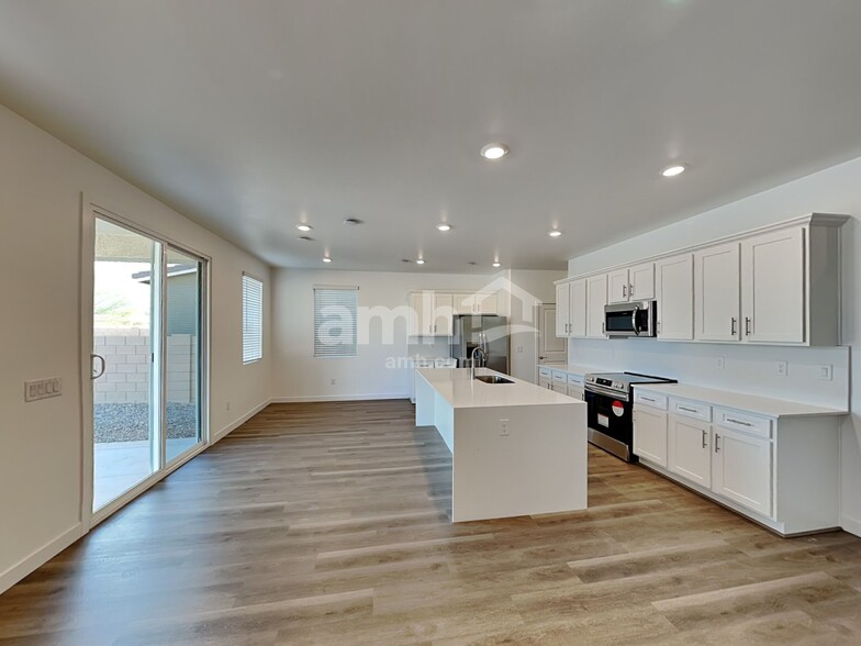 Building Photo - 6553 E Paseo Alga
