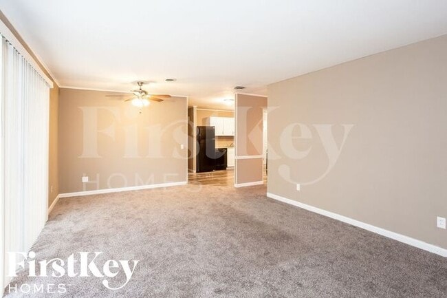 Building Photo - 4940 Marchwood Dr