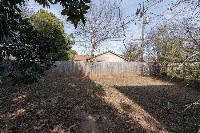 Building Photo - 2555 NW 20th St