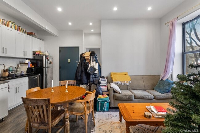 Building Photo - 68-51 Fresh Pond Rd