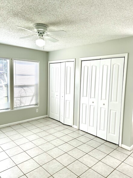 Building Photo - 3877 Herschel St