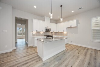 Building Photo - 6110 De Campo St