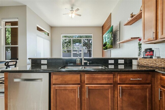 Building Photo - 1006 Costa Mesa Ln