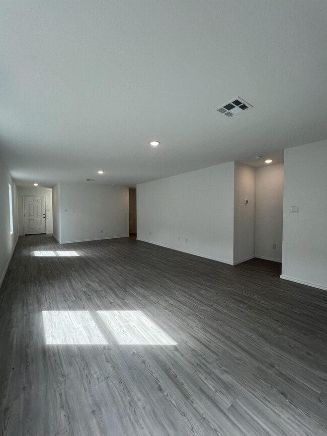 Building Photo - 9852 Butte Crk