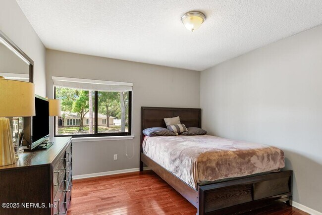 Building Photo - 5400 La Moya Ave