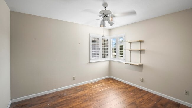 Building Photo - 4 BR/3BA Home in Laurel Creek with Park-Like Backyard!