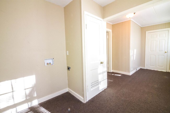 Building Photo - 809 N 45th St