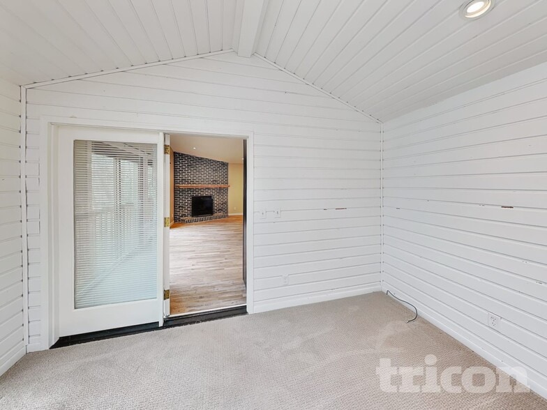 Building Photo - 14150 Rolling Oaks Cir NE