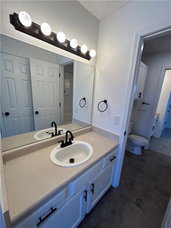 Building Photo - 3301 SW Victoria Pl