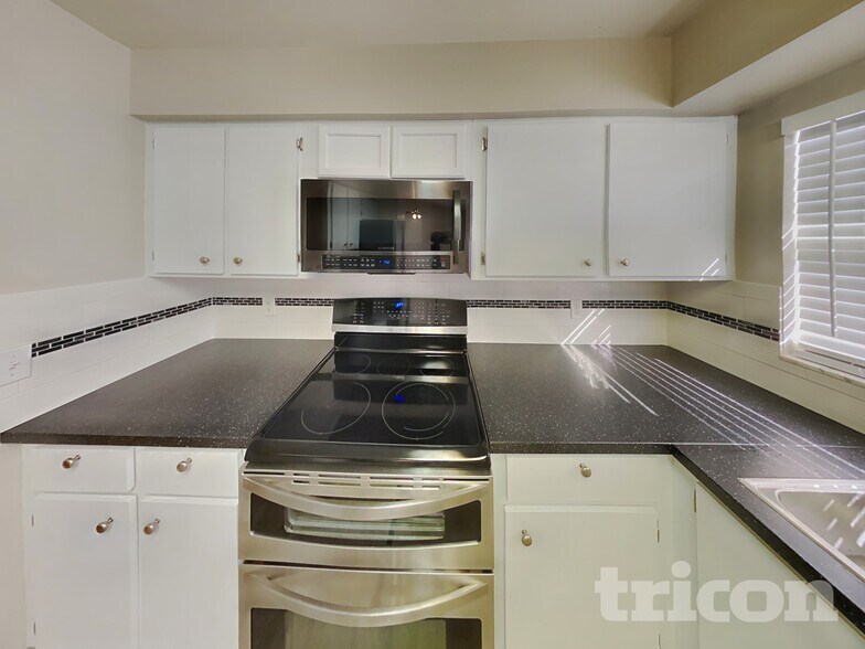 Building Photo - 39 Trotters Cir