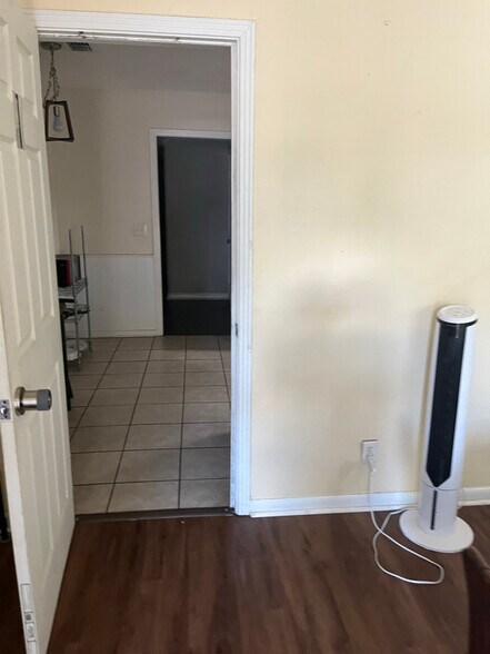 Building Photo - 4586 Park St