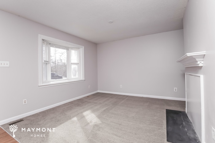 Building Photo - 406 Pine Run