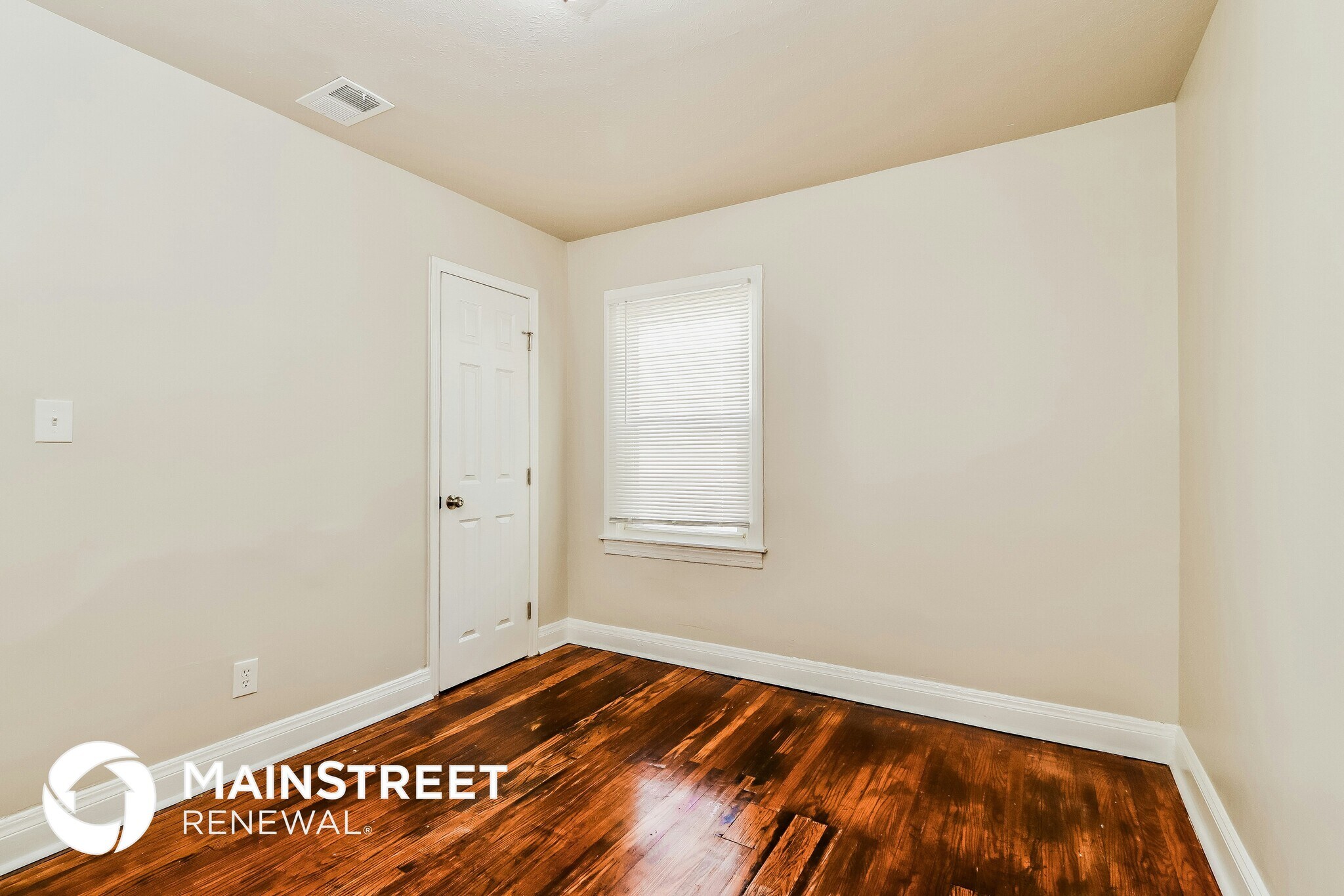 Building Photo - 1025 S 40th St