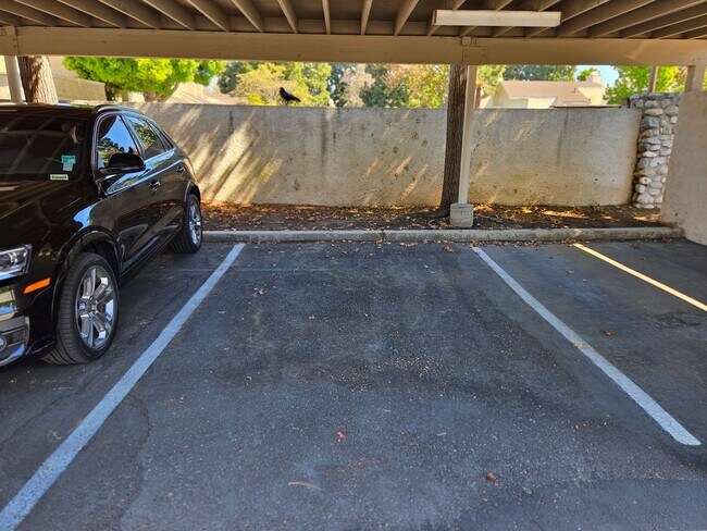 Building Photo - Lovely Ground Level 1 Bedroom 1 Bathroom In Irvine