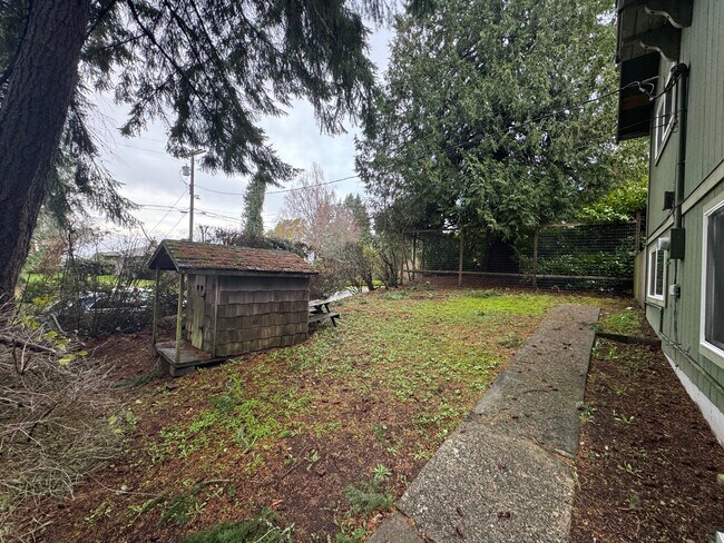 Building Photo - 11022 Palisades Ave SW