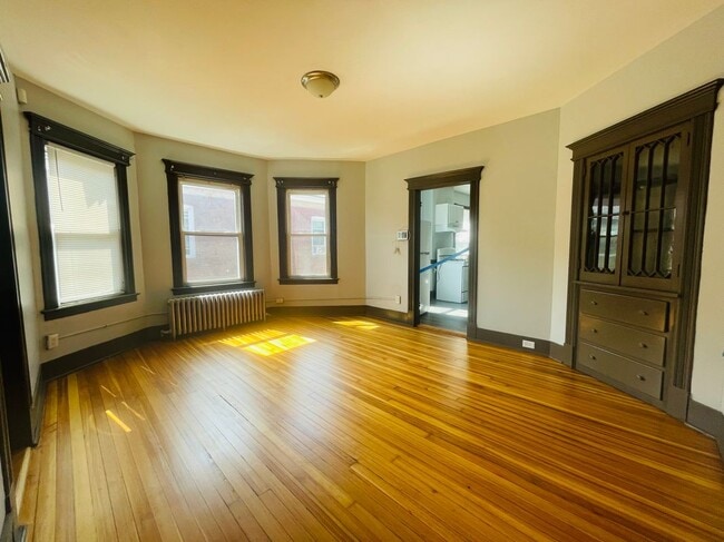 Building Photo - 808-810 Capitol Avenue, Floor