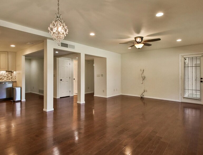 Building Photo - 4095 Bonita Rd
